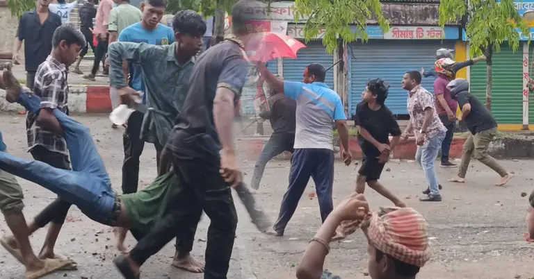 যাত্রী ওঠানো নিয়ে দুই পক্ষের সংঘর্ষ